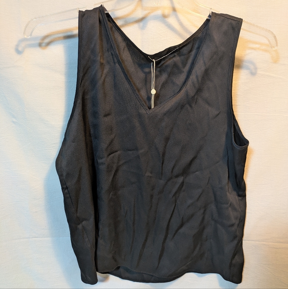 NWT Quince Silk Sleeveless Tank Top